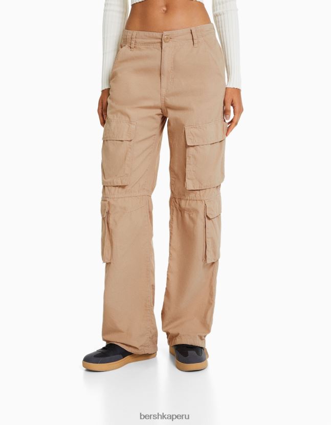 camello Bershka mujer pantalones cargo con cordón 806J6B1335