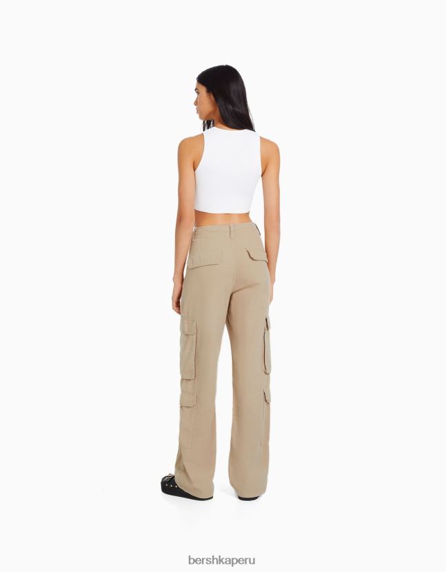 camello Bershka mujer pantalones cargo de sarga ajustables con múltiples bolsillos 806J6B1289