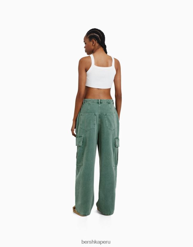 caqui Bershka mujer pantalones cargo con corte globo 806J6B1358