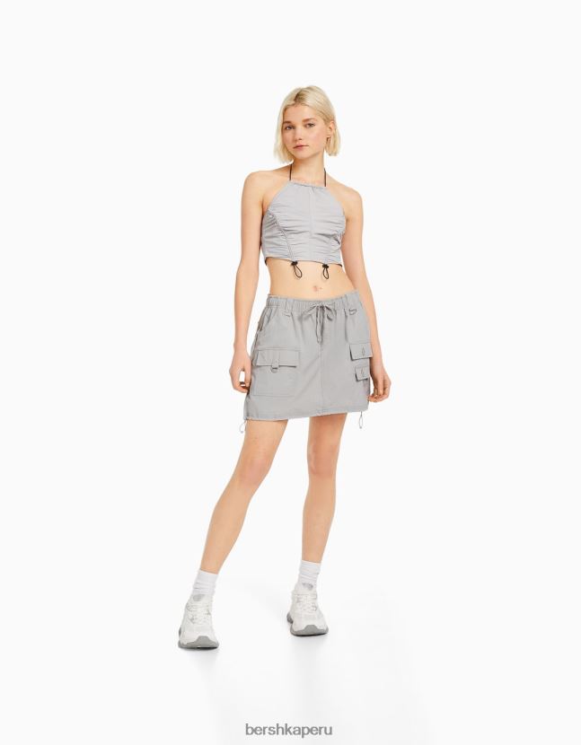 gris Bershka mujer minifalda cargo de nailon con múltiples bolsillos 806J6B1401