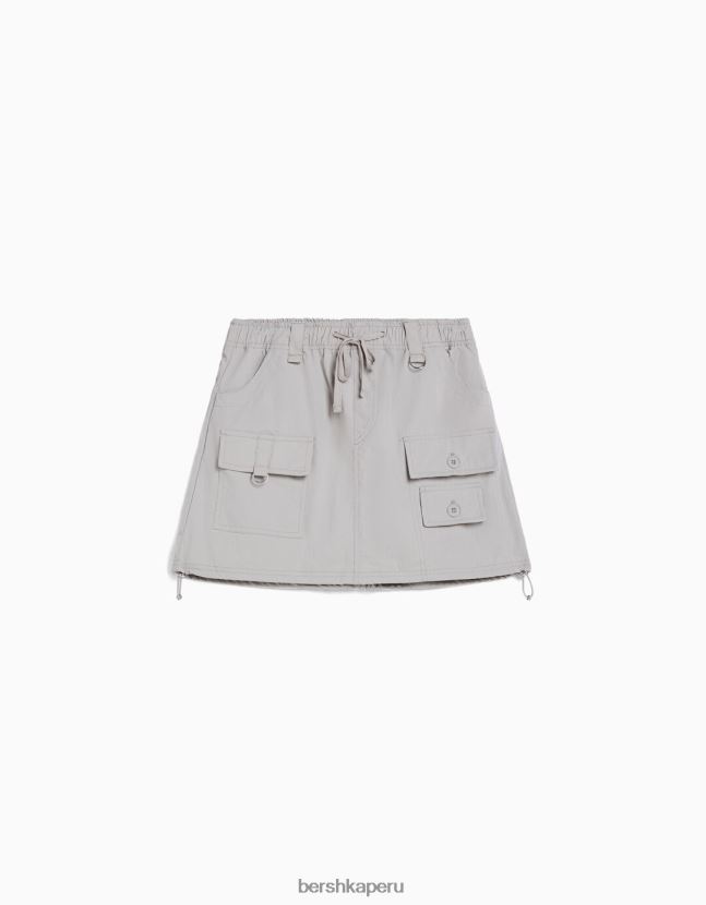 gris Bershka mujer minifalda cargo de nailon con múltiples bolsillos 806J6B1401