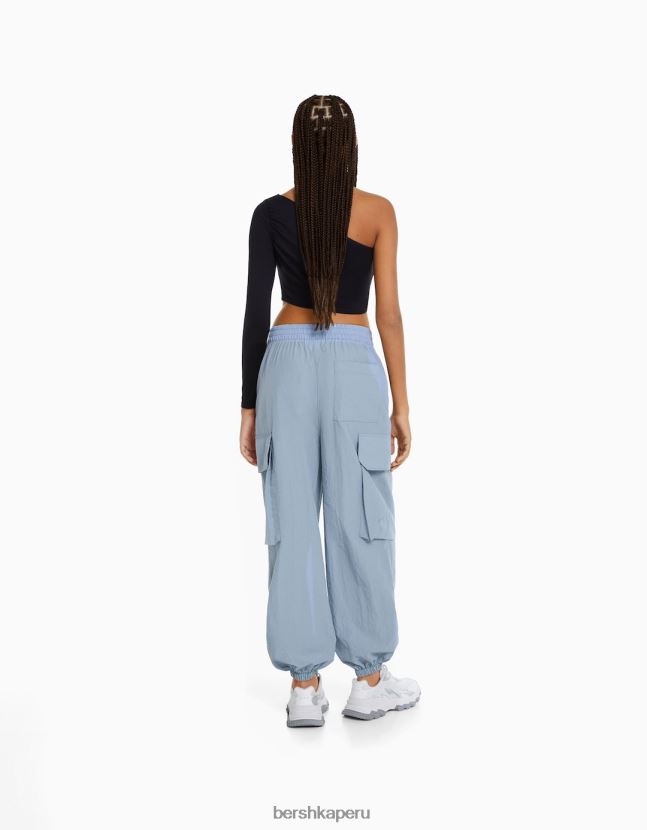 gris oscuro Bershka mujer pantalones de chándal cargo de nailon con bolsillos 806J6B1337