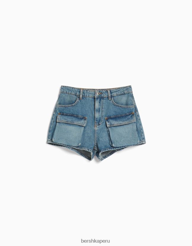 lavado azul Bershka mujer shorts de mezclilla cargo 806J6B1393