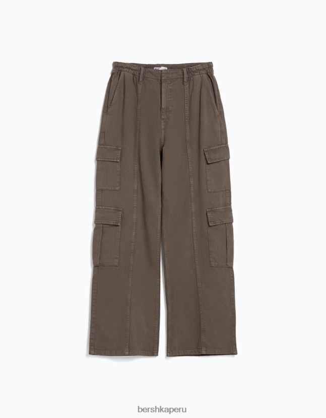marrón Bershka mujer jeans cargo con pernera ancha y múltiples bolsillos 806J6B1302
