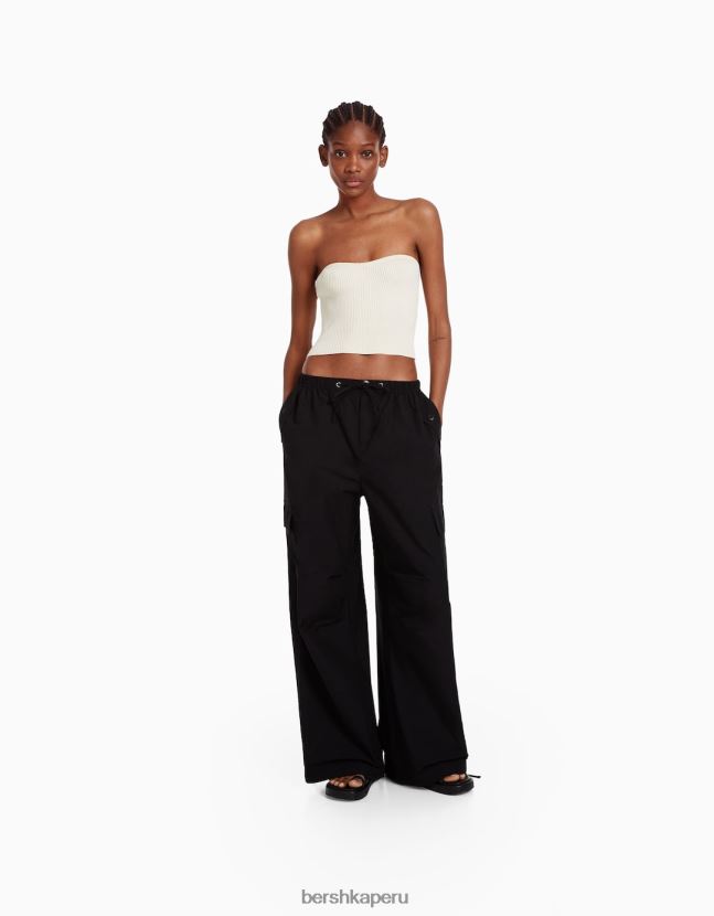 negro Bershka mujer pantalones de chándal tipo paracaídas de nailon sintético 806J6B1310
