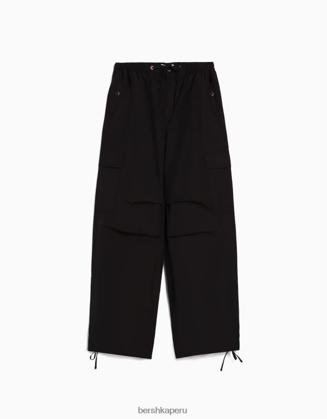 negro Bershka mujer pantalones de chándal tipo paracaídas de nailon sintético 806J6B1310