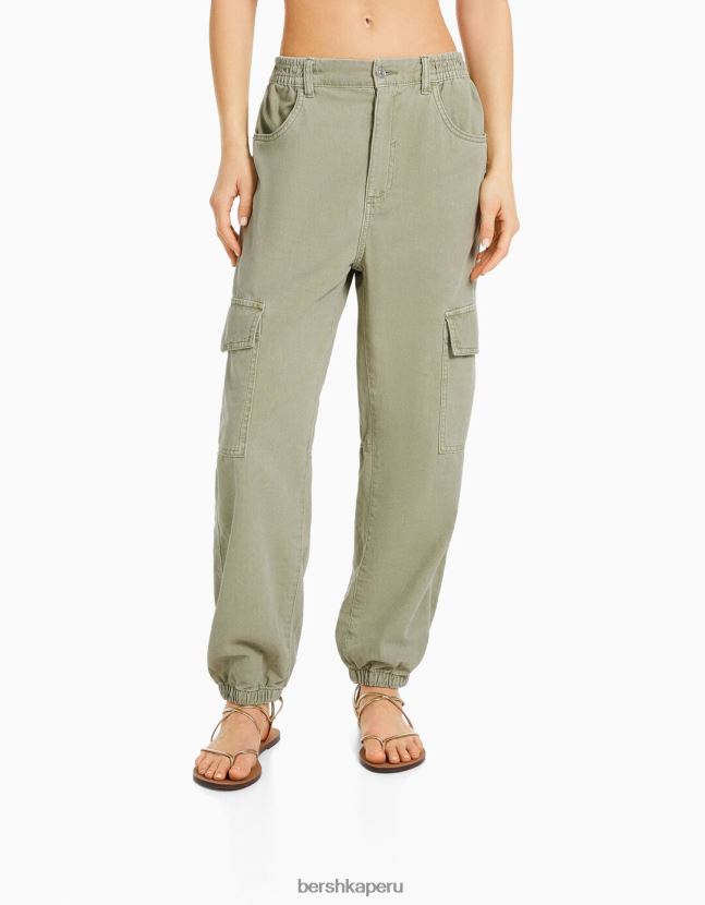 verde Bershka mujer joggers de algodón con cintura fruncida y bolsillos 806J6B1344