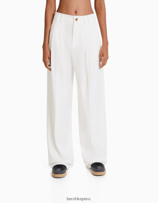 blanquecino Bershka mujer pantalones de vestir rectos con pliegues 806J6B1419