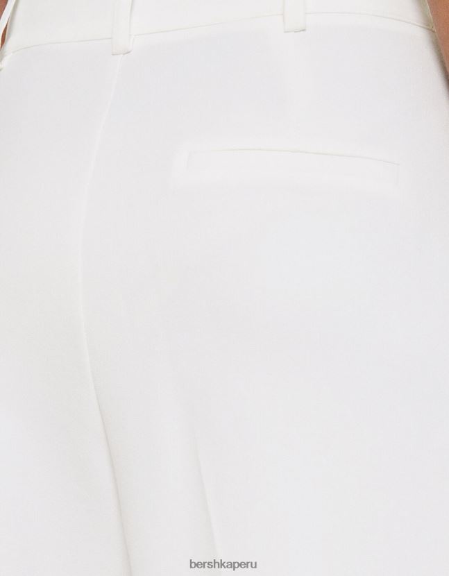 blanquecino Bershka mujer pantalones de vestir rectos con pliegues 806J6B1419