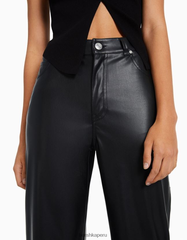 negro Bershka mujer pantalones rectos de piel sintética 806J6B1447