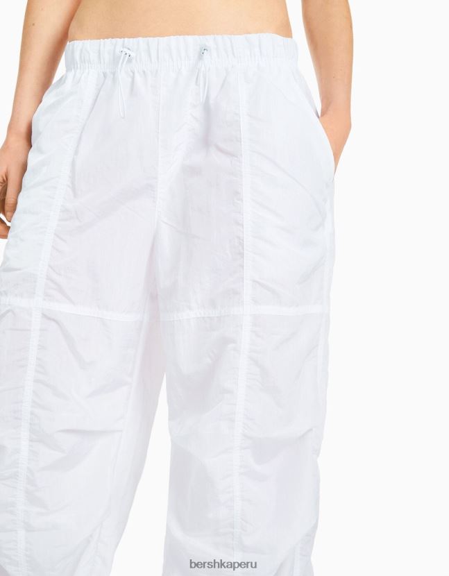 blanco Bershka mujer pantalones de paracaídas de nailon 806J6B1332