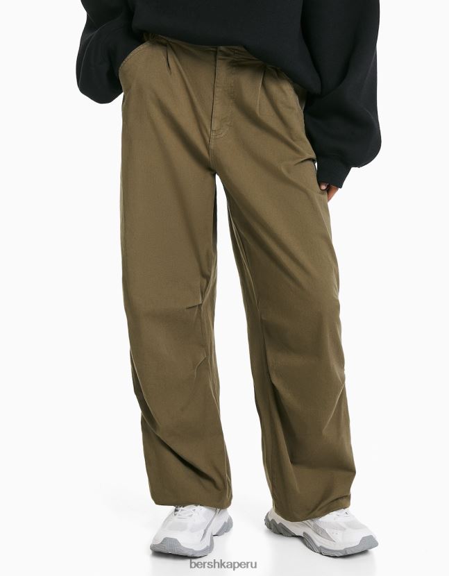 caqui Bershka mujer pantalones de chándal de paracaídas holgados 806J6B1397