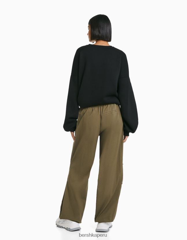 caqui Bershka mujer pantalones de chándal de paracaídas holgados 806J6B1397