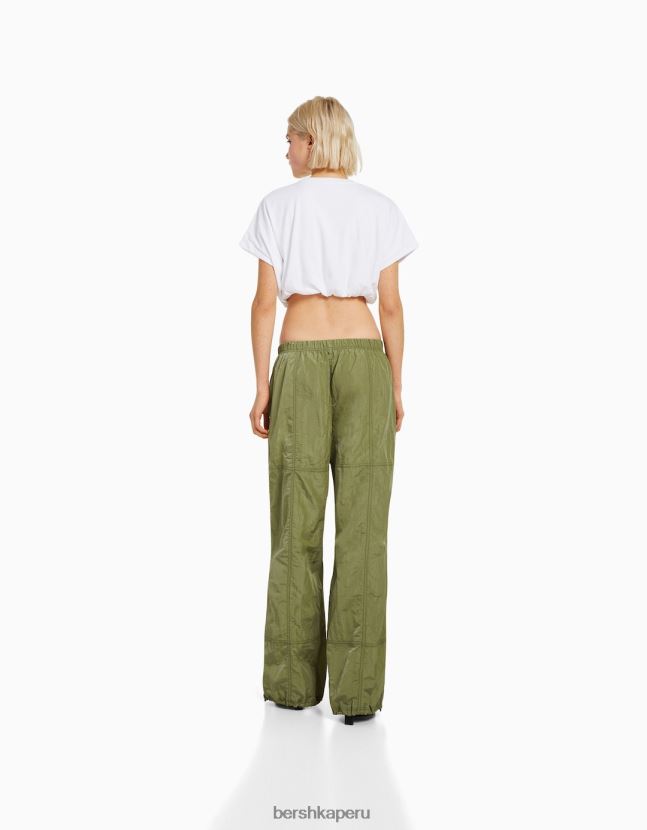 caqui Bershka mujer pantalones de paracaídas de nailon 806J6B1387