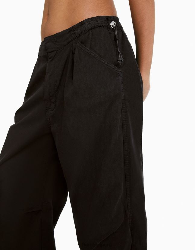 negro Bershka mujer pantalones de chándal de paracaídas holgados 806J6B1398