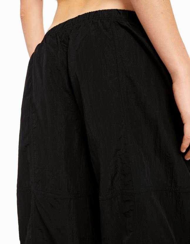negro Bershka mujer pantalones de paracaídas de nailon 806J6B1331
