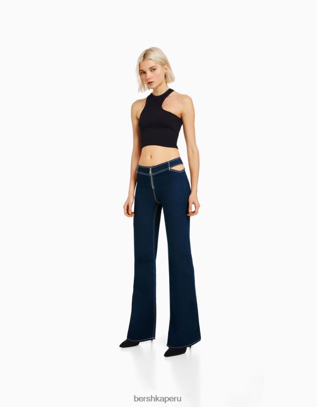 Armada Bershka mujer vaqueros acampanados con cremallera y detalle de aberturas 806J6B1578