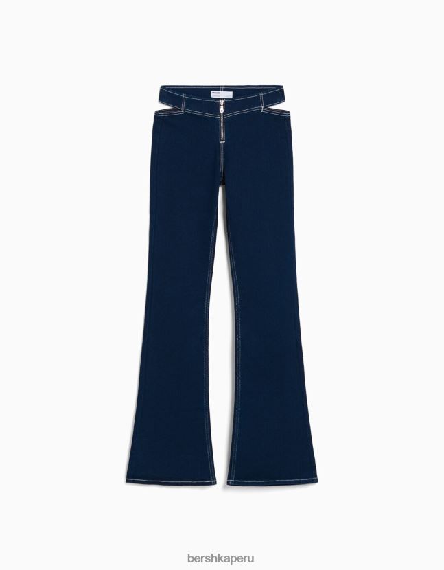 Armada Bershka mujer vaqueros acampanados con cremallera y detalle de aberturas 806J6B1578