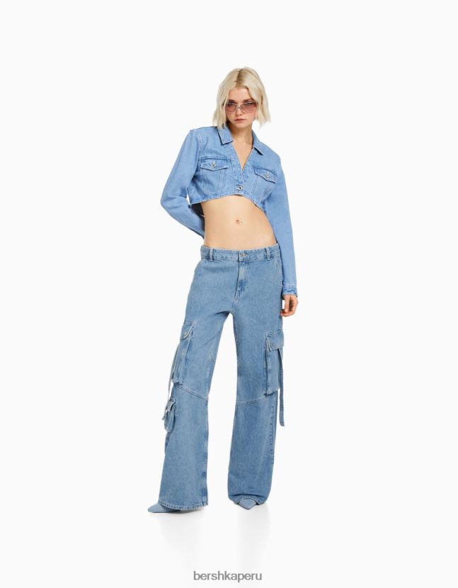 azul claro Bershka mujer jeans cargo con múltiples bolsillos 806J6B1975