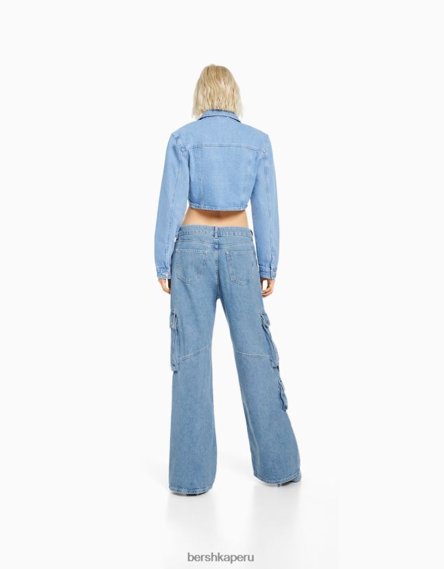 azul claro Bershka mujer jeans cargo con múltiples bolsillos 806J6B1975