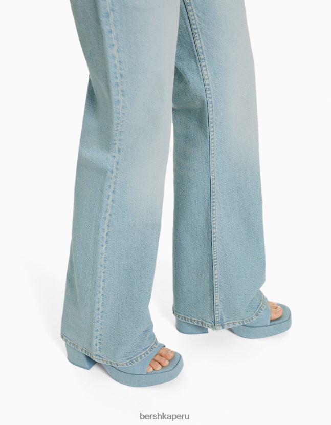 azul claro Bershka mujer vaqueros acampanados de tiro bajo con bolsillos 806J6B1565