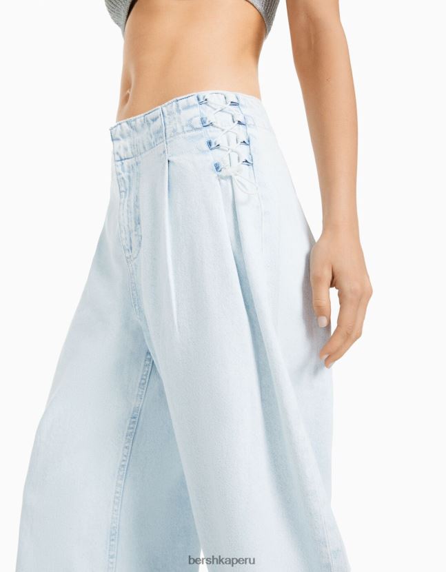 azul claro Bershka mujer vaqueros anchos de los 90 con detalle de lazada 806J6B1541