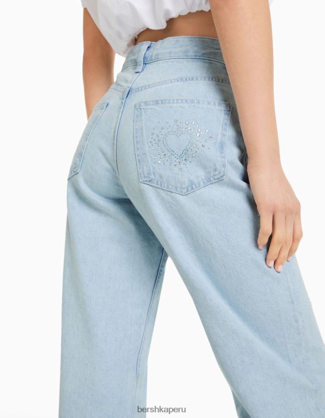 azul claro Bershka mujer vaqueros anchos de los años 90 con corazones de pedrería 806J6B1580