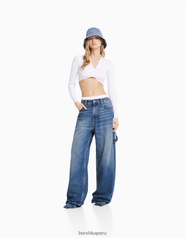 azul claro Bershka mujer vaqueros carpinteros con pernera amplia tipo globo y detalles 806J6B1586