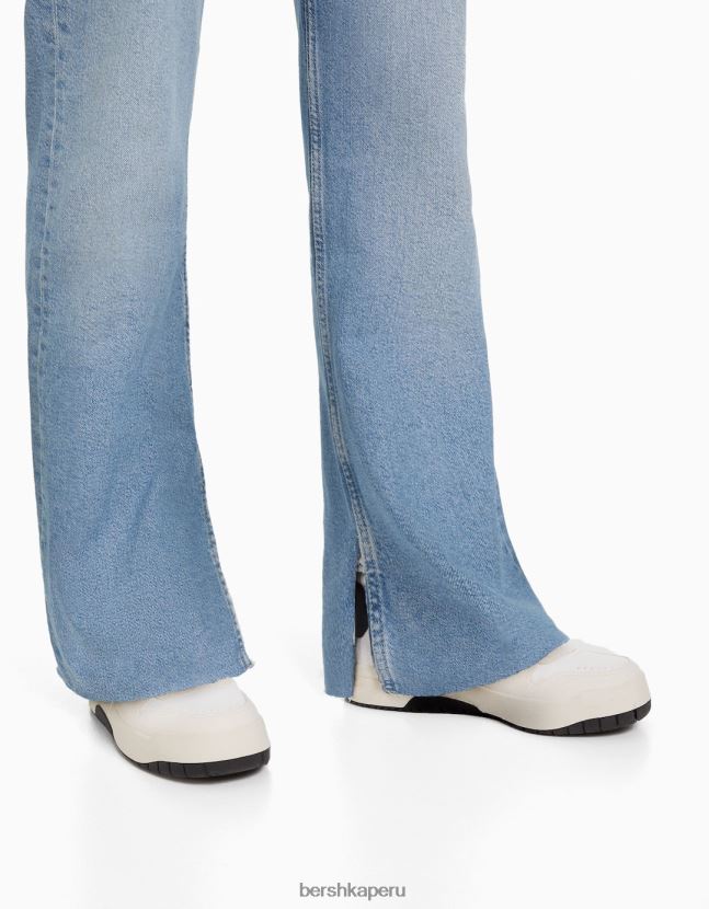 azul claro Bershka mujer vaqueros confort con abertura lateral 806J6B1568