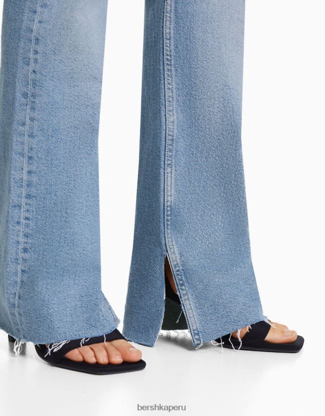 azul claro Bershka mujer vaqueros confort con abertura lateral 806J6B1991