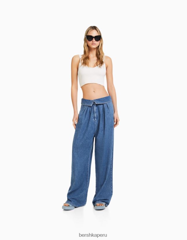 azul claro Bershka mujer vaqueros de sastre con detalle en la cintura 806J6B1539