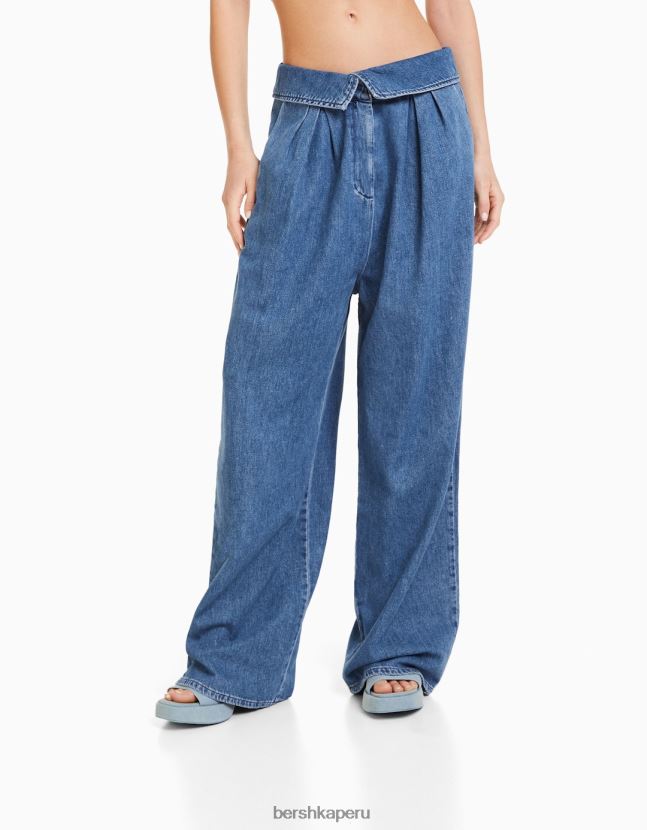 azul claro Bershka mujer vaqueros de sastre con detalle en la cintura 806J6B1539
