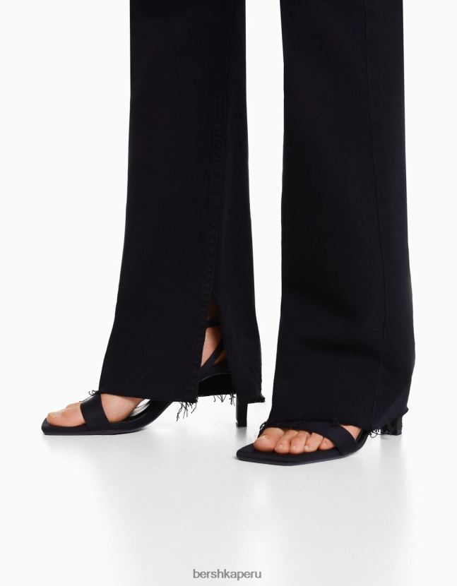 negro Bershka mujer vaqueros confort con abertura lateral 806J6B1990