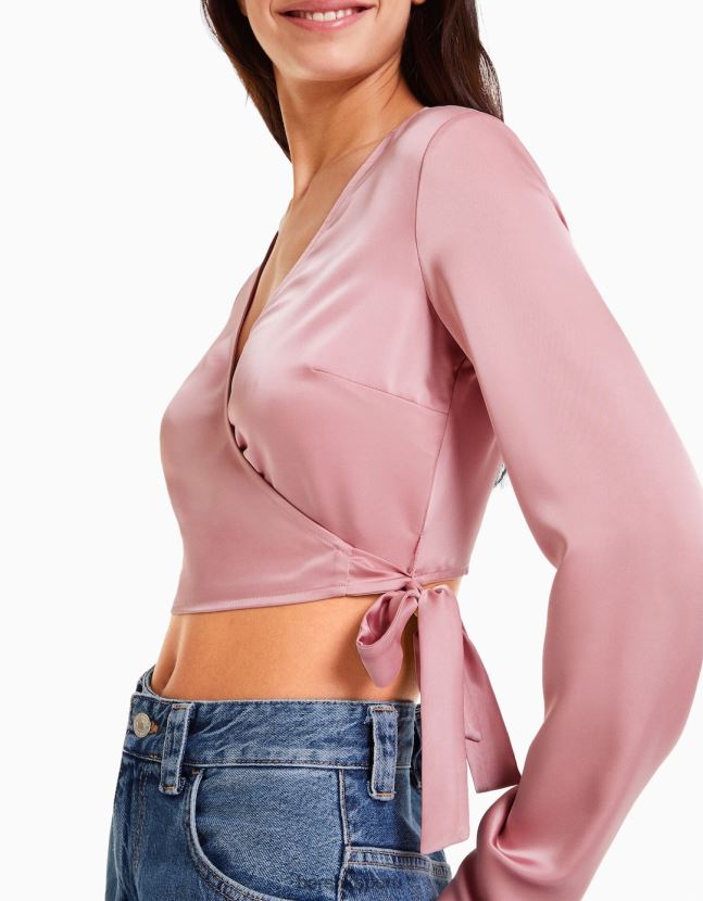 rosa Bershka mujer blusa de ballet cruzada con manga larga y acabado satinado 806J6B938