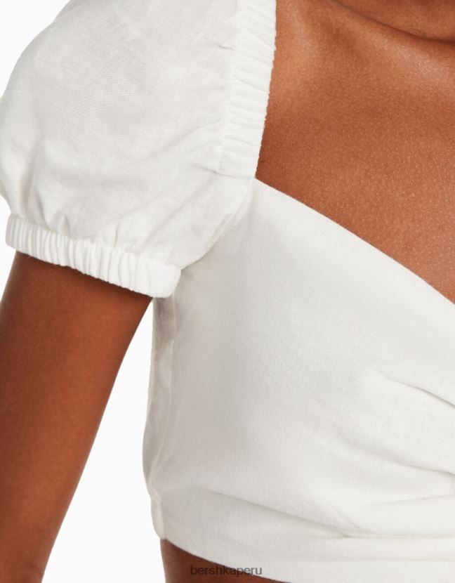 blanco Bershka mujer top corto de manga corta en mezcla de lino con detalle fruncido 806J6B899