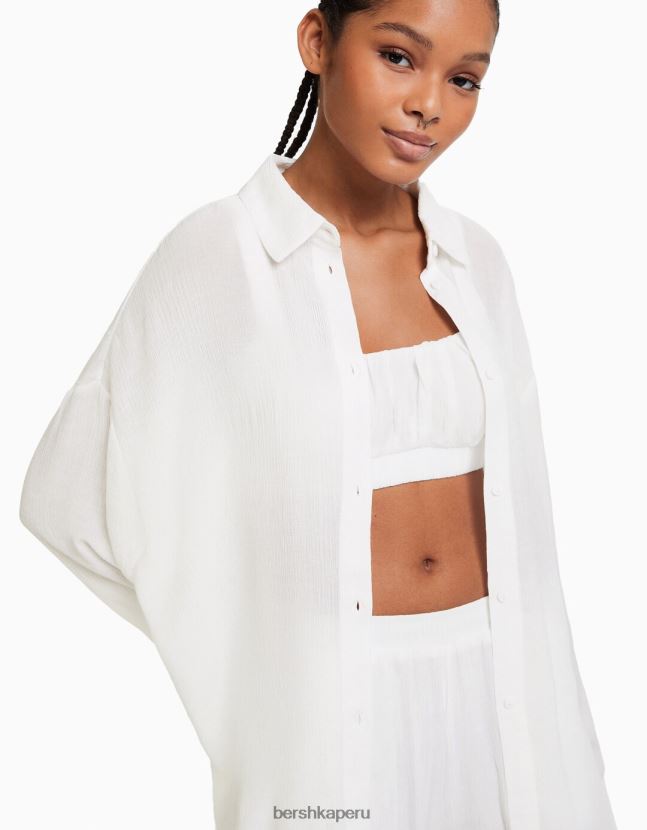 crema Bershka mujer camisa oversize de crepé de manga larga 806J6B917