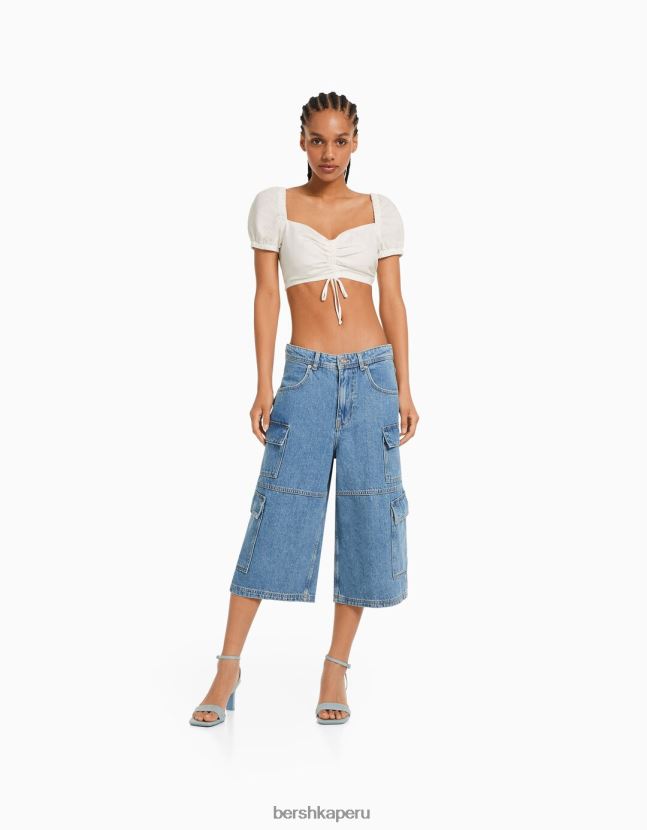 blanco Bershka mujer top corto de manga corta en mezcla de lino con detalle fruncido 806J6B772