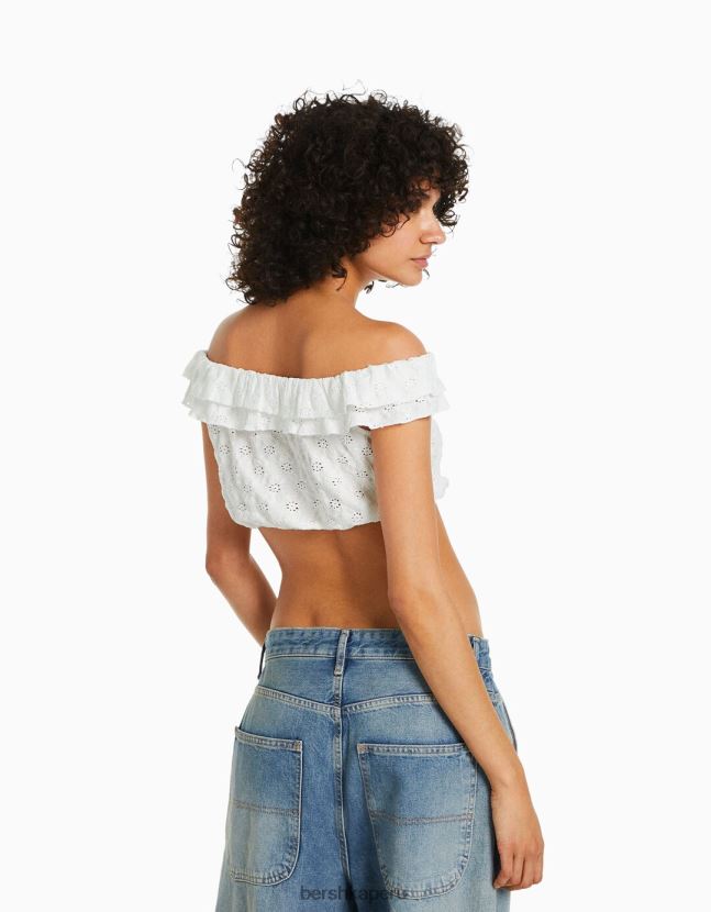 crema Bershka mujer top con hombros descubiertos y bordado suizo 806J6B854