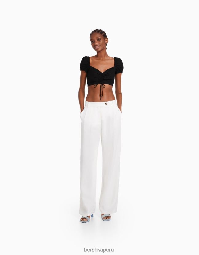 negro Bershka mujer top corto de manga corta en mezcla de lino con detalle fruncido 806J6B774