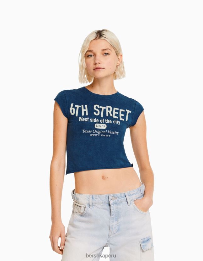 azul claro Bershka mujer camiseta cropped de manga corta con estampado 806J6B449