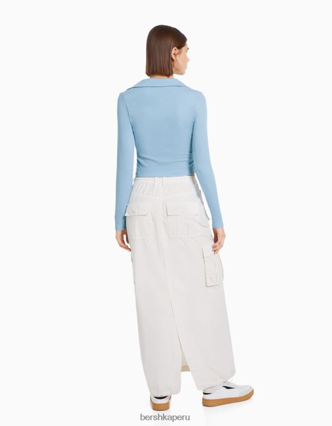 azul claro Bershka mujer camiseta de manga larga con cuello de polo abotonado 806J6B444