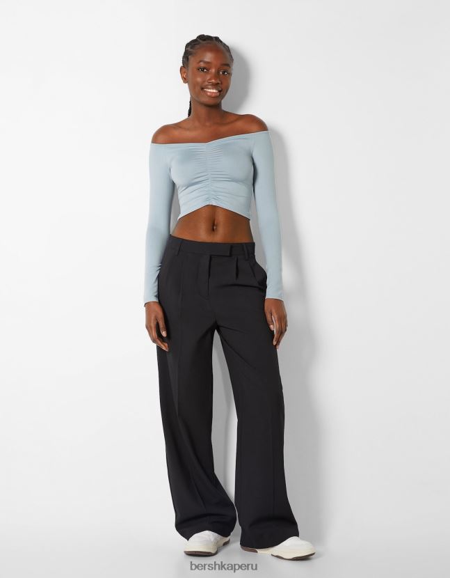 azul claro Bershka mujer camiseta de manga larga con hombros descubiertos y detalle fruncido 806J6B566