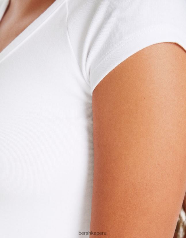blanco Bershka mujer camiseta corta ajustada con cuello en V y manga raglán 806J6B367
