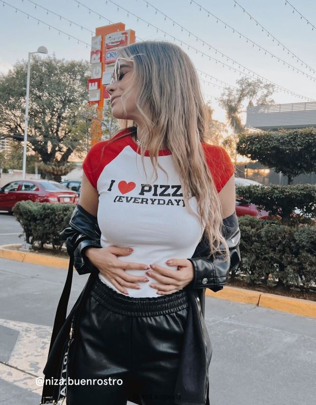 blanco Bershka mujer camiseta estampada con mangas raglán cortas 806J6B386