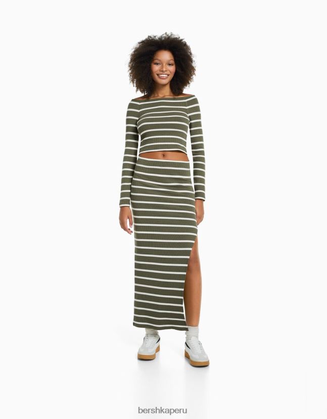 caqui Bershka mujer camiseta de manga larga a rayas con cuello barco 806J6B517