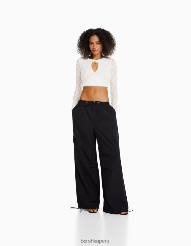 crema Bershka mujer camiseta blonda de manga larga con escote cruzado 806J6B502