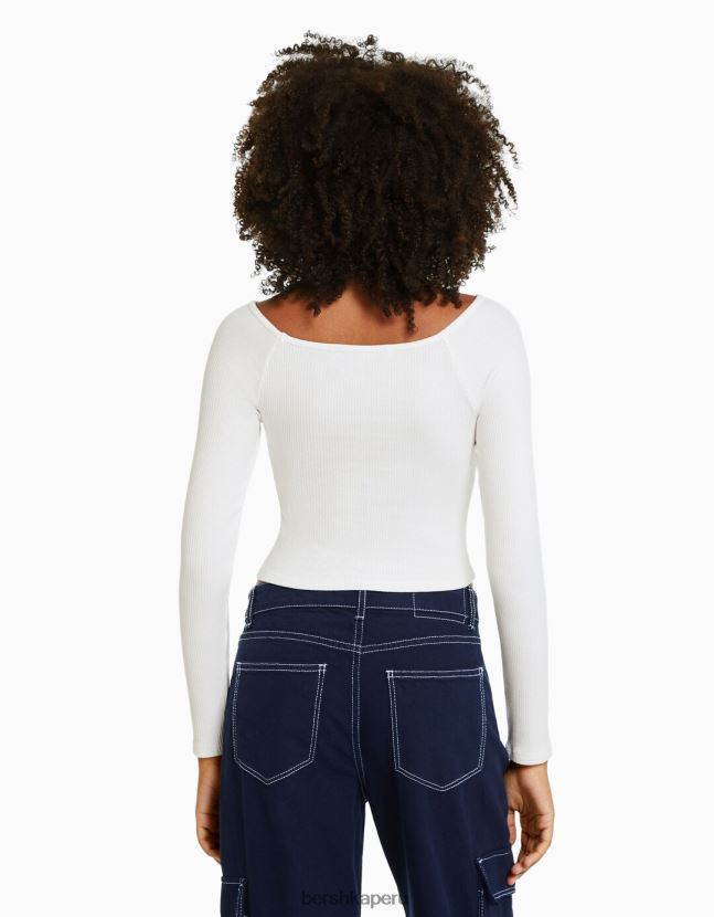 crema Bershka mujer camiseta de manga larga a rayas con cuello barco 806J6B518