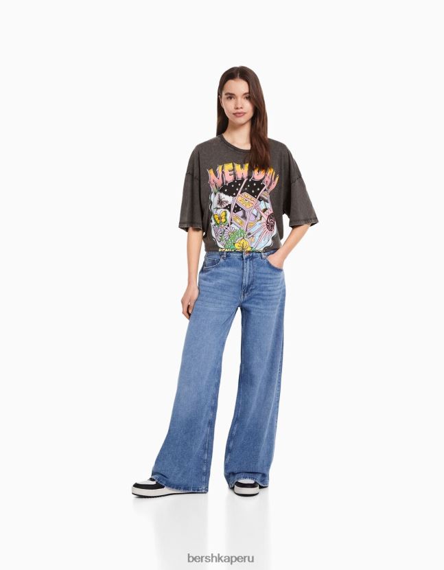 negro Bershka mujer camiseta de manga corta con estampado de efecto desgastado 806J6B466