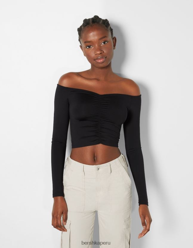 negro Bershka mujer camiseta de manga larga con hombros descubiertos y detalle fruncido 806J6B565