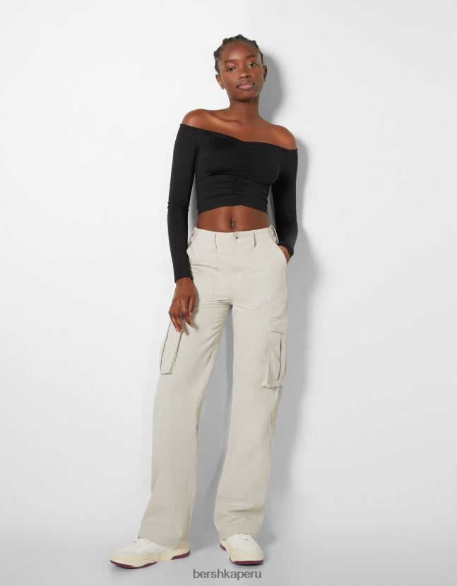 negro Bershka mujer camiseta de manga larga con hombros descubiertos y detalle fruncido 806J6B565